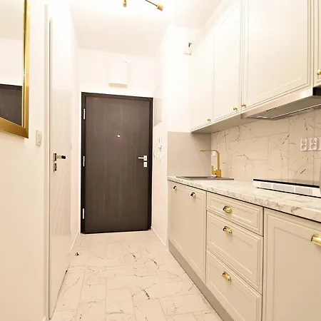 Krzemieniecka 8 Metro Slodowiec By Perfect Apartman